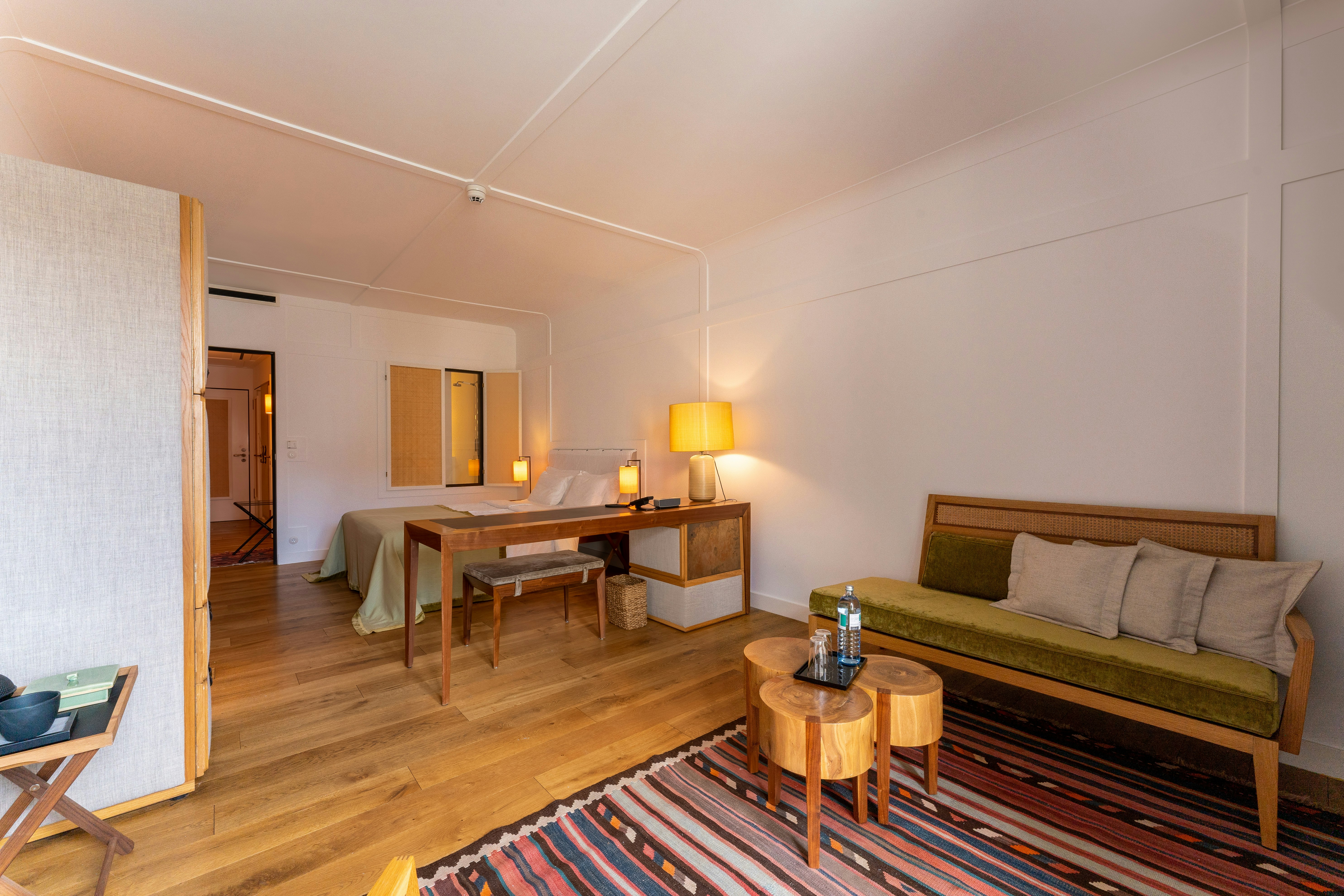 Louis Hotel 35/60