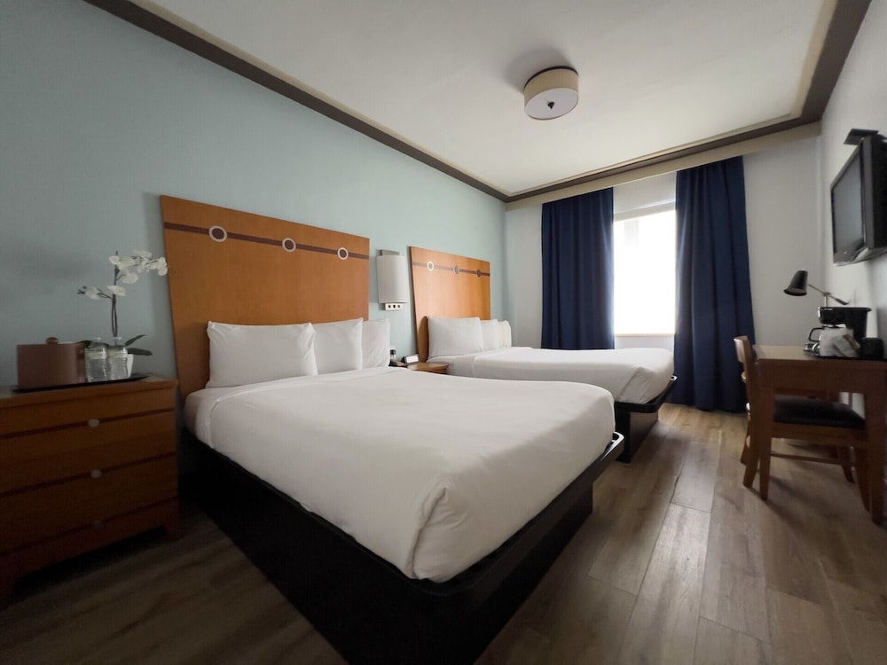 ROOM, 2 DOUBLE BEDS, PARTIAL SEA VIEW