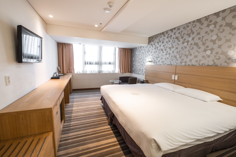 Nine Tree by Parnas Seoul Myeongdong 1 15/65