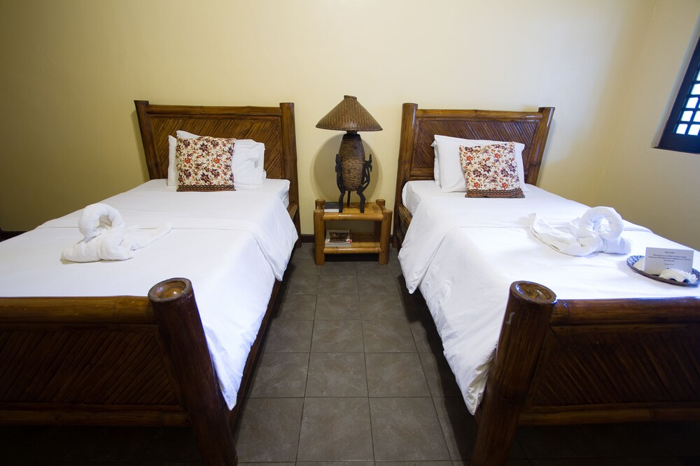 Nabulao Beach And Dive Resort 15/70