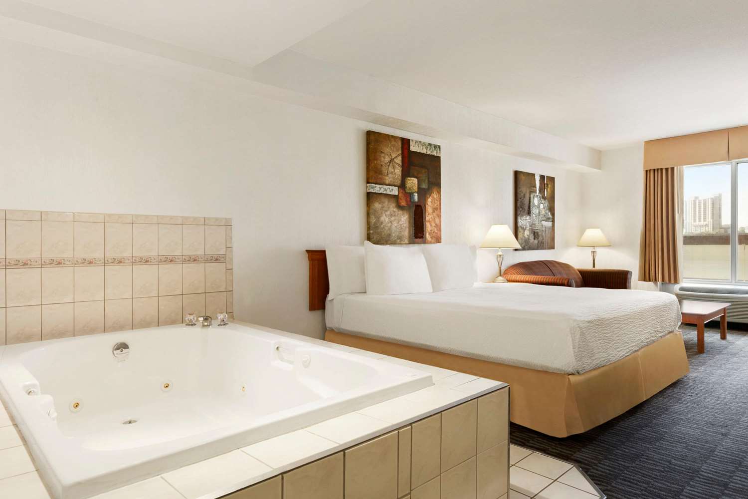 Days Inn & Suites by Wyndham Niagara Falls Centre St. By the Falls 11/11