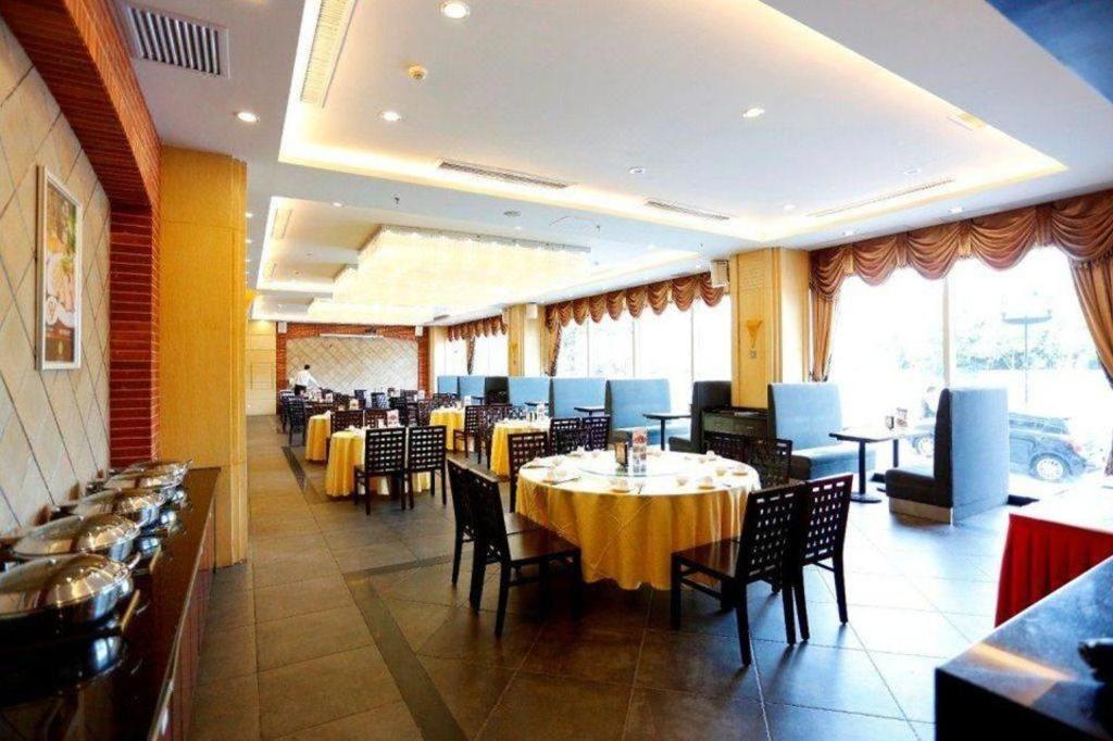 Huiquan Hotel 41/46
