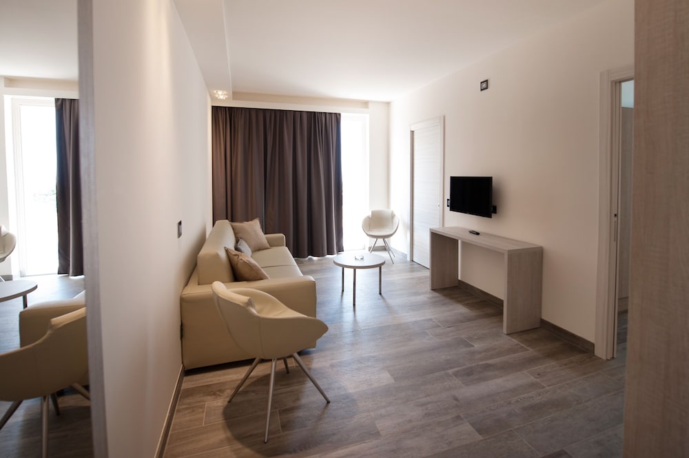 Hotel Italia 38/55