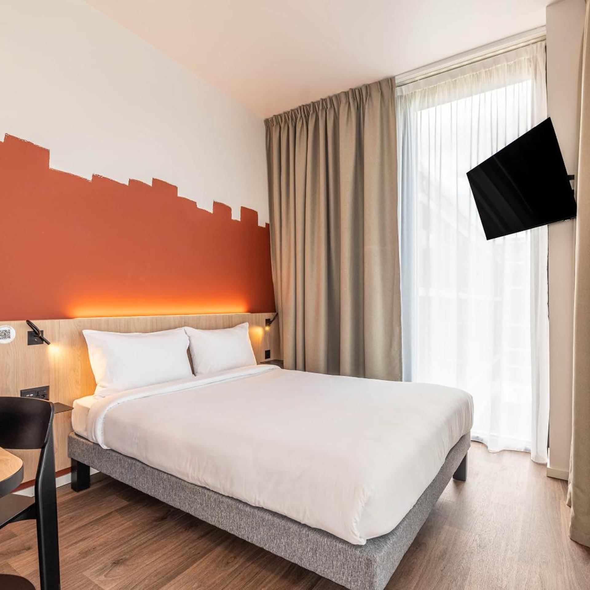 SUPERIOR, DOUBLE BED