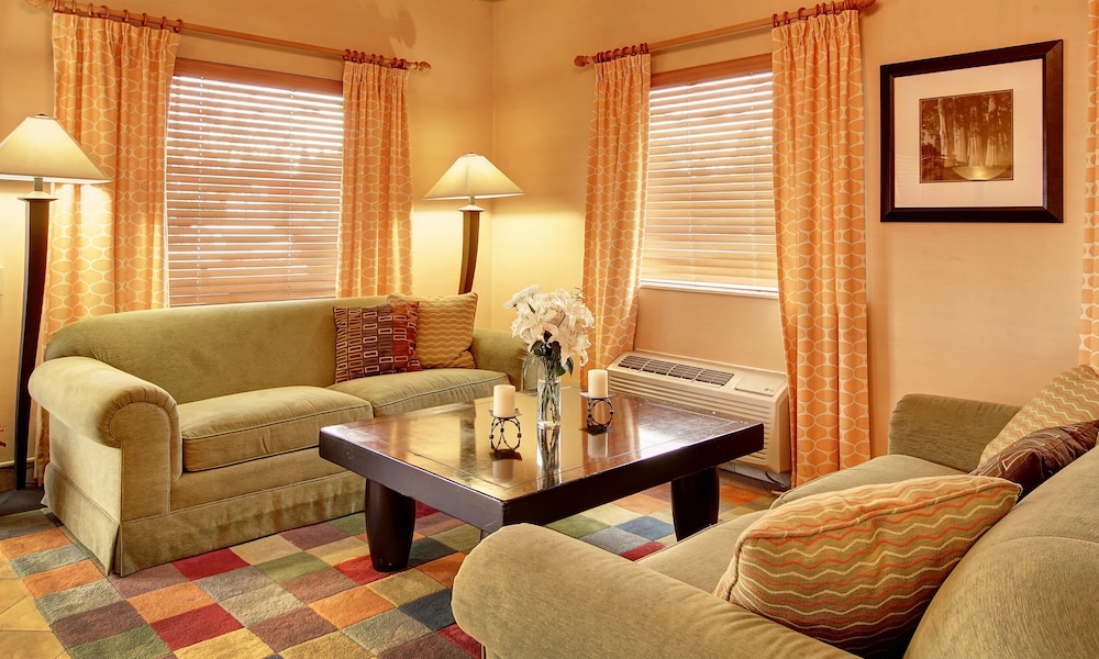 Phoenix Inn Suites South Salem 31/57