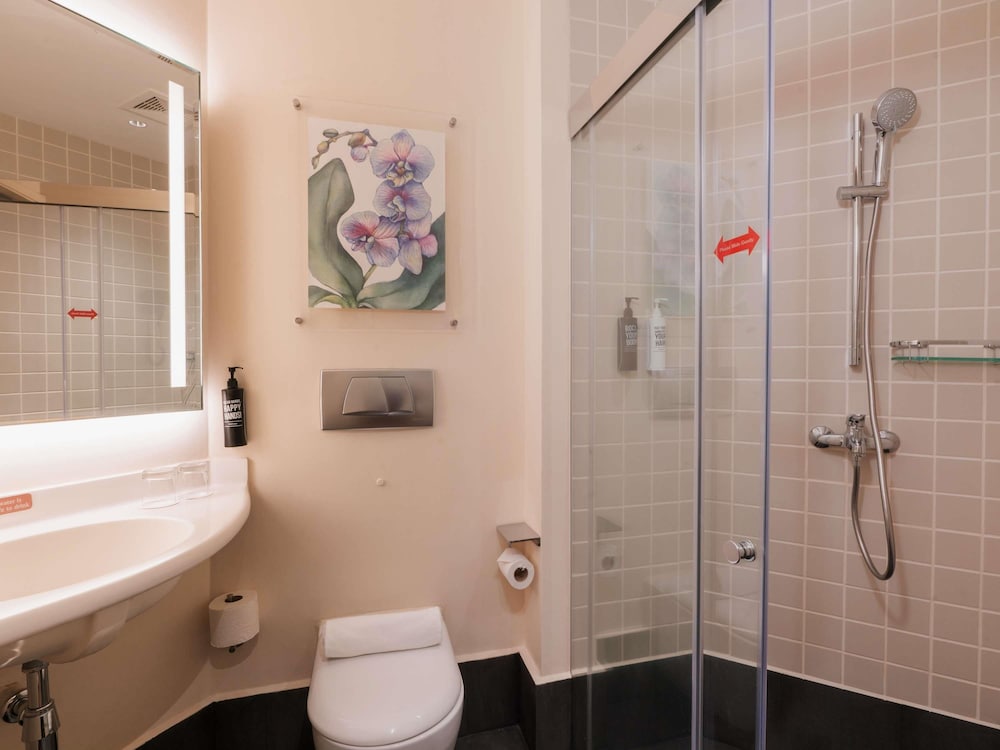 Superior, Twin Beds, Ibis Singapore on Bencoolen 5/6