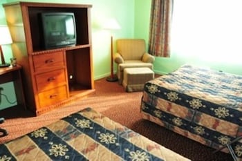 Lively Inn & Suites 36/61