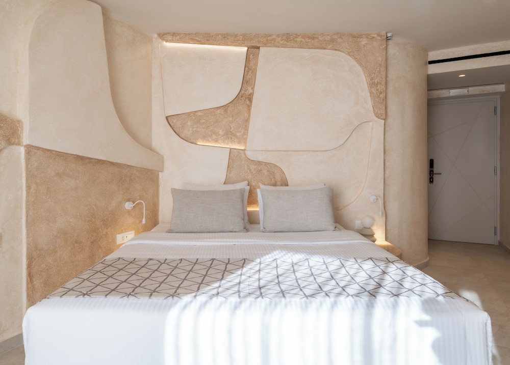 Heyday Luxury Suites 17/66