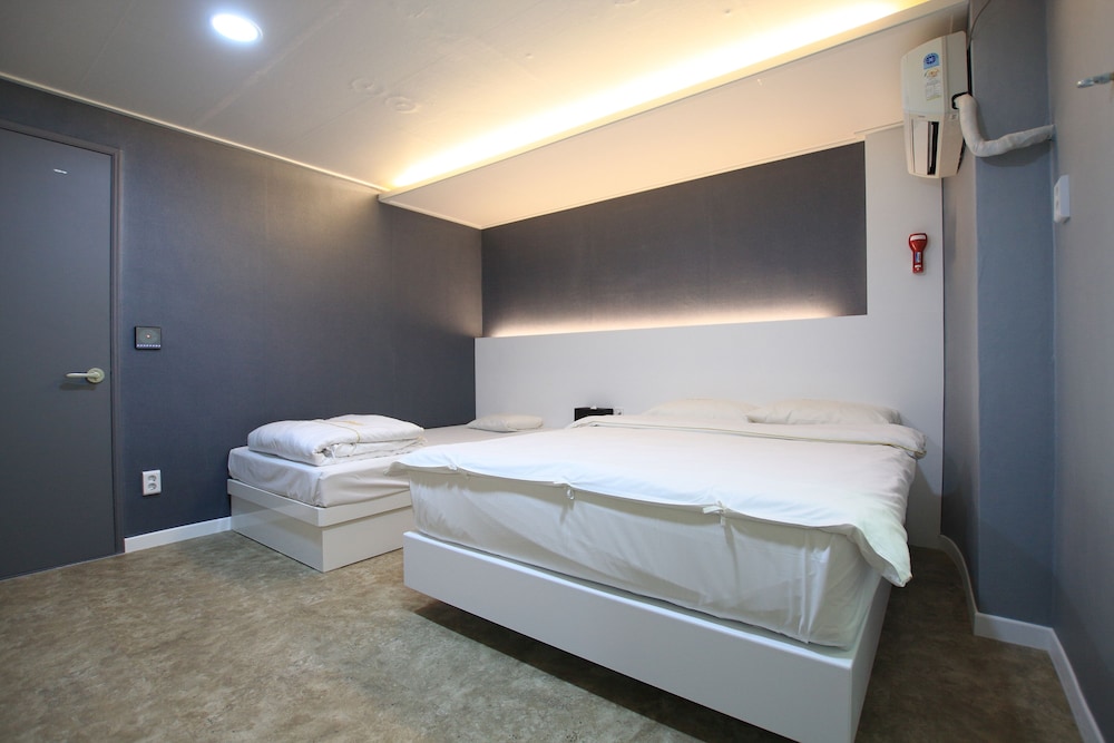 Valentine Hotel 20/47