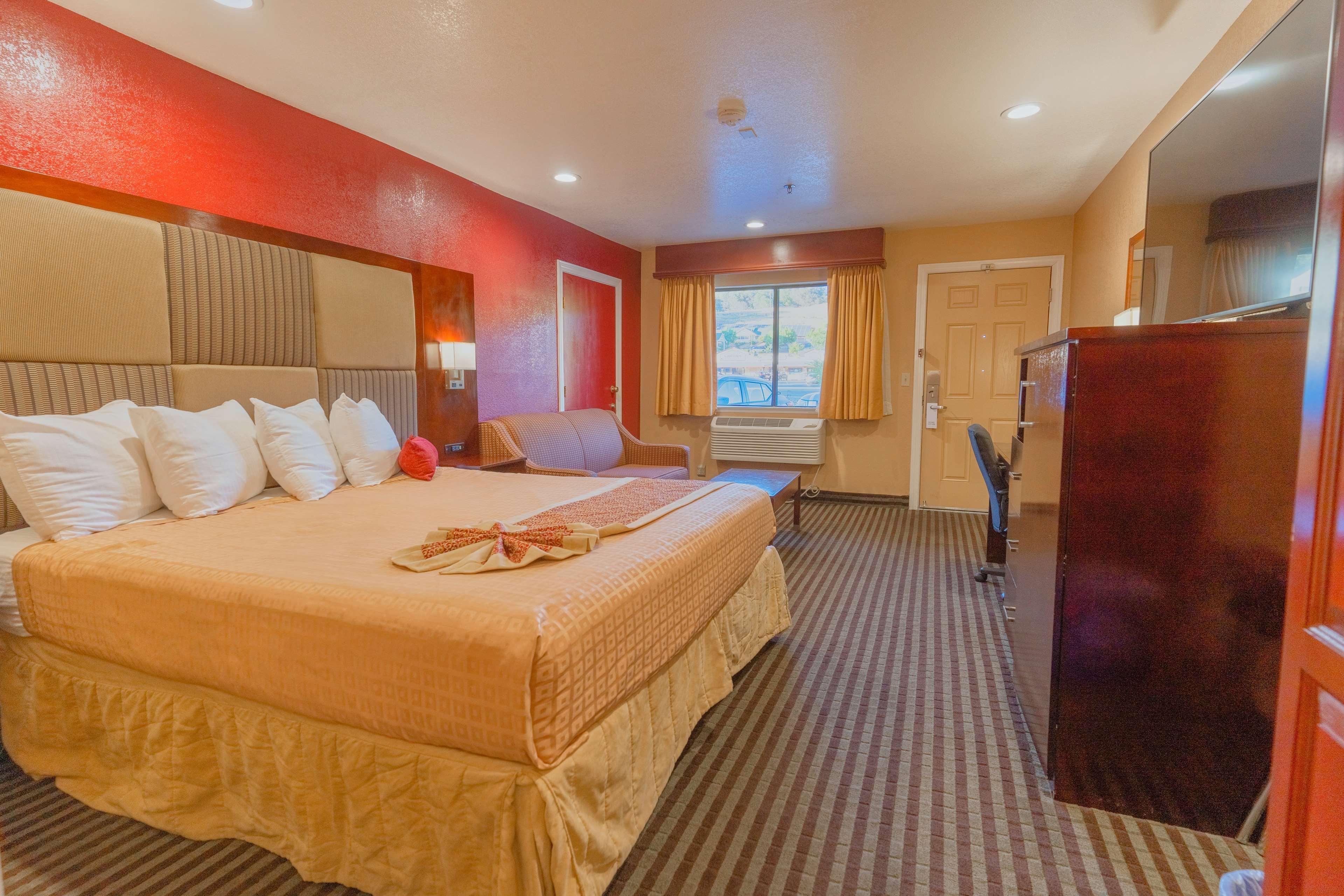Room, King Bed