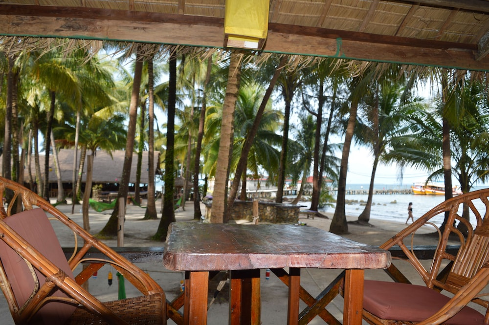 Palm Beach Bungalow Resort 50/66