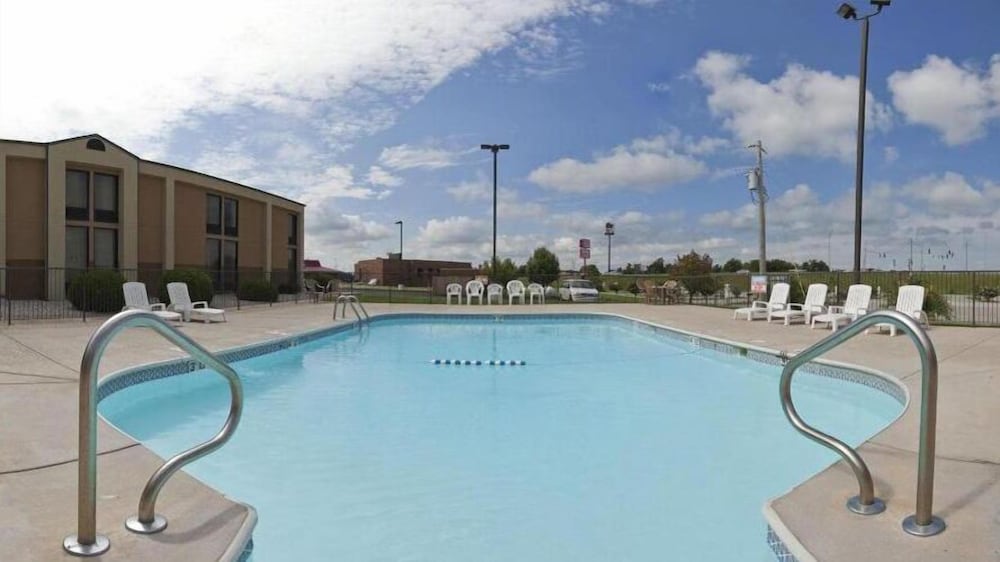 Holiday Inn Express Marshfield (Springfield Area) 5/34