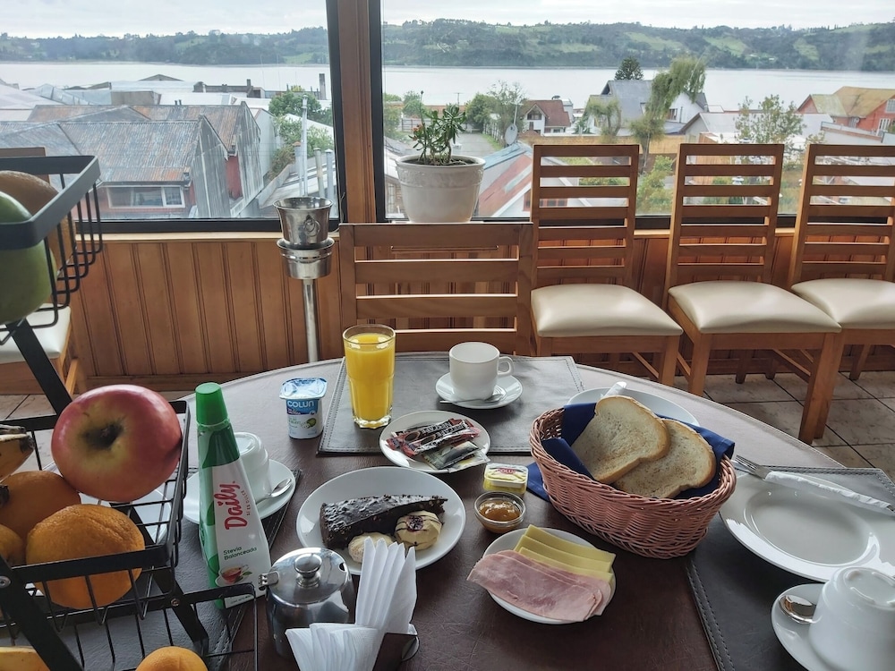 Hotel Esmeralda 24/30
