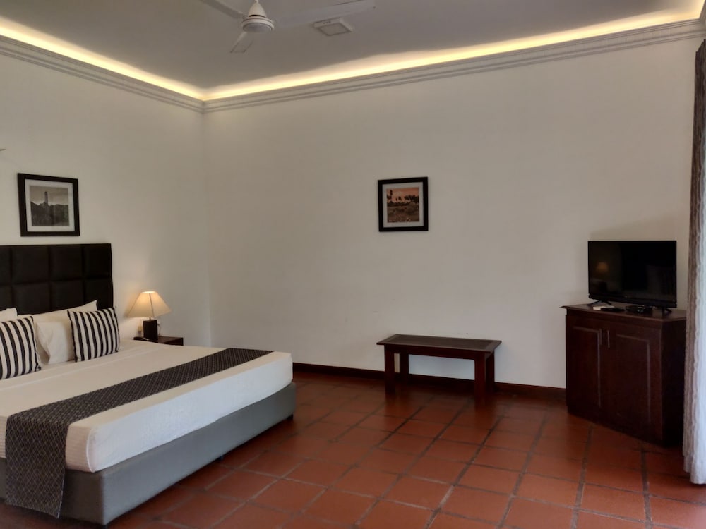 Oreeka Hotel 10/50