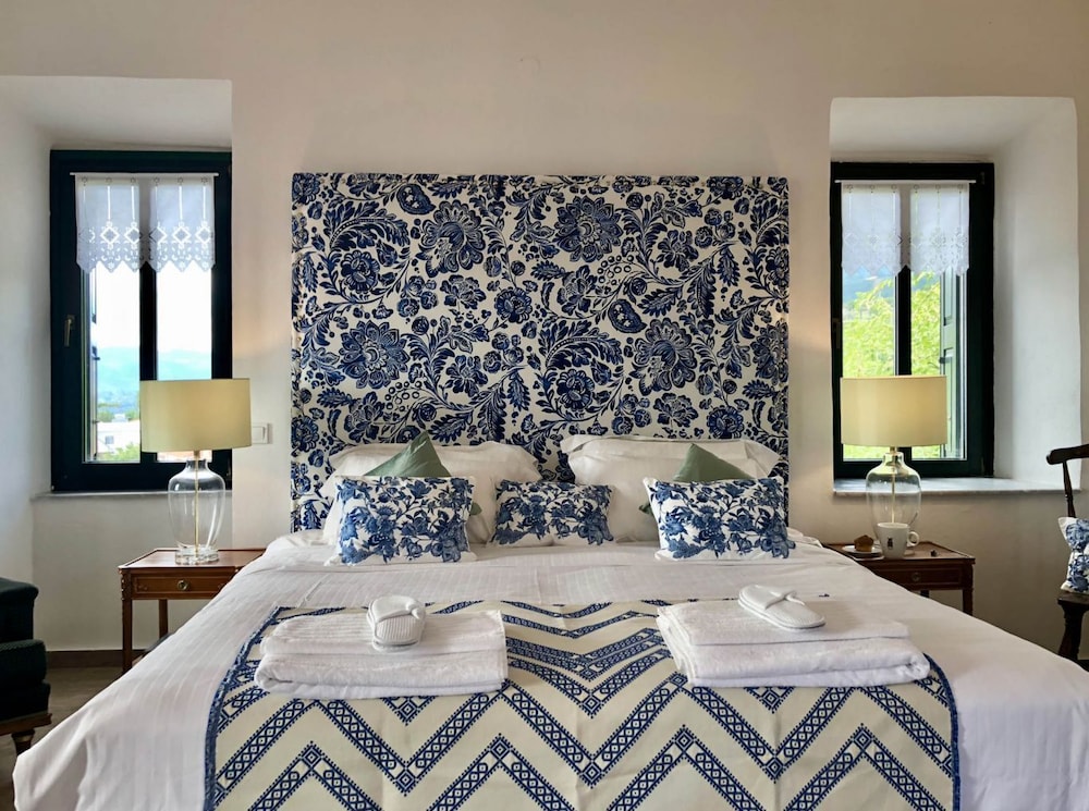 EXECUTIVE, SUITE, SEA VIEW