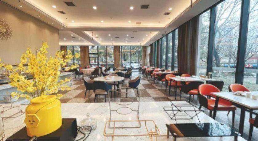 Vienna Hotel (Suzhou Fashion stage Yangcheng Lake store) 31/46