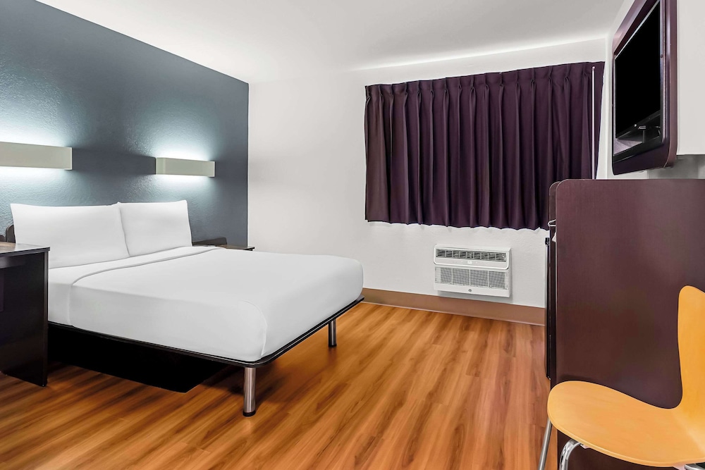 غرفة قياسية بسريرين مزدوجين، Econo Lodge Idaho Falls, ID 4/10