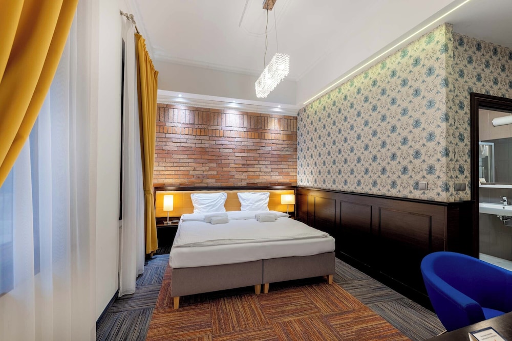 COZY, TWIN BEDS, PATIO