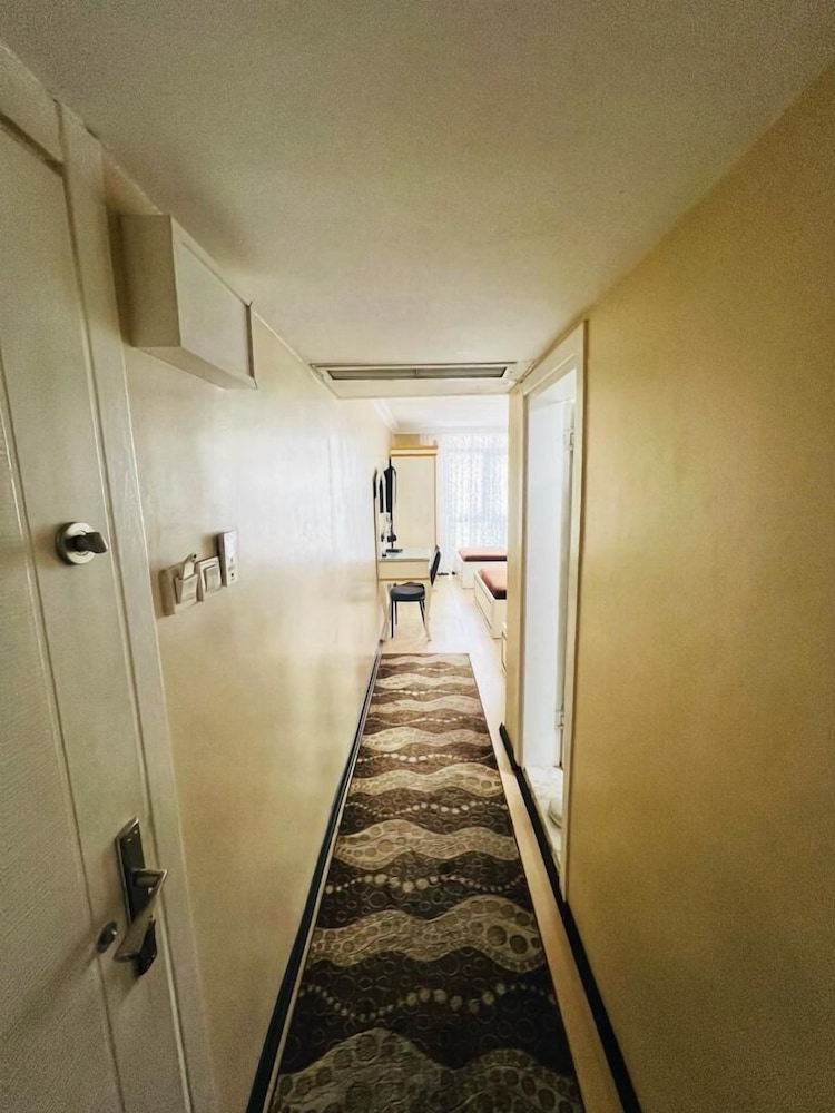 SEREF HOTEL 11/27
