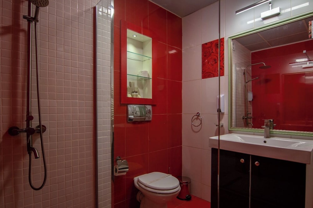 PHOENICIA EXPRESS HOTEL 49/49