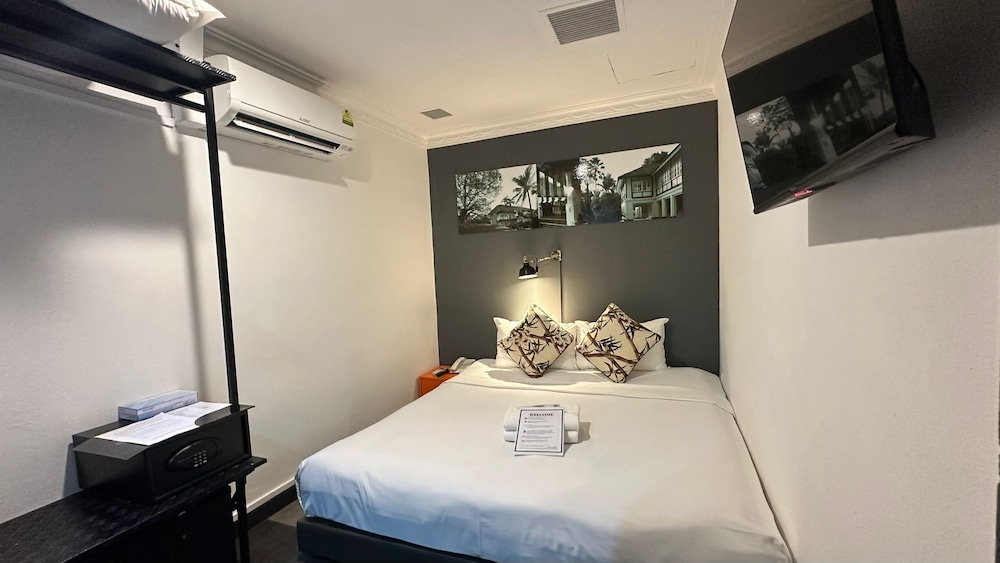 Check-Inn at Little India 12/50