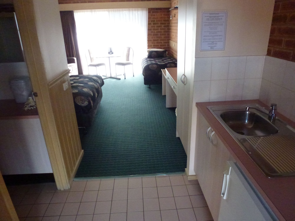 Colonial Motor Inn Bairnsdale 11/37