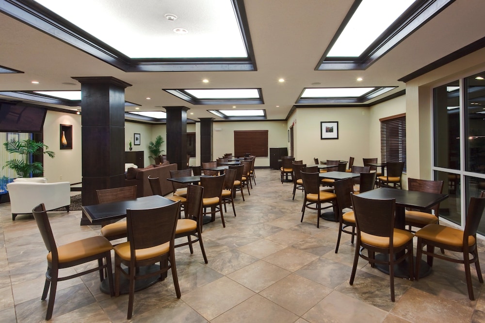 Holiday Inn Express Hotel Suites Albuquerque Airport 33/44