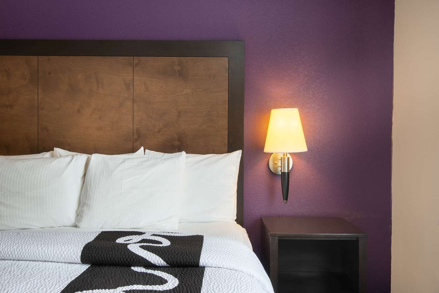 La Quinta Inn & Suites by Wyndham Erie 28/51