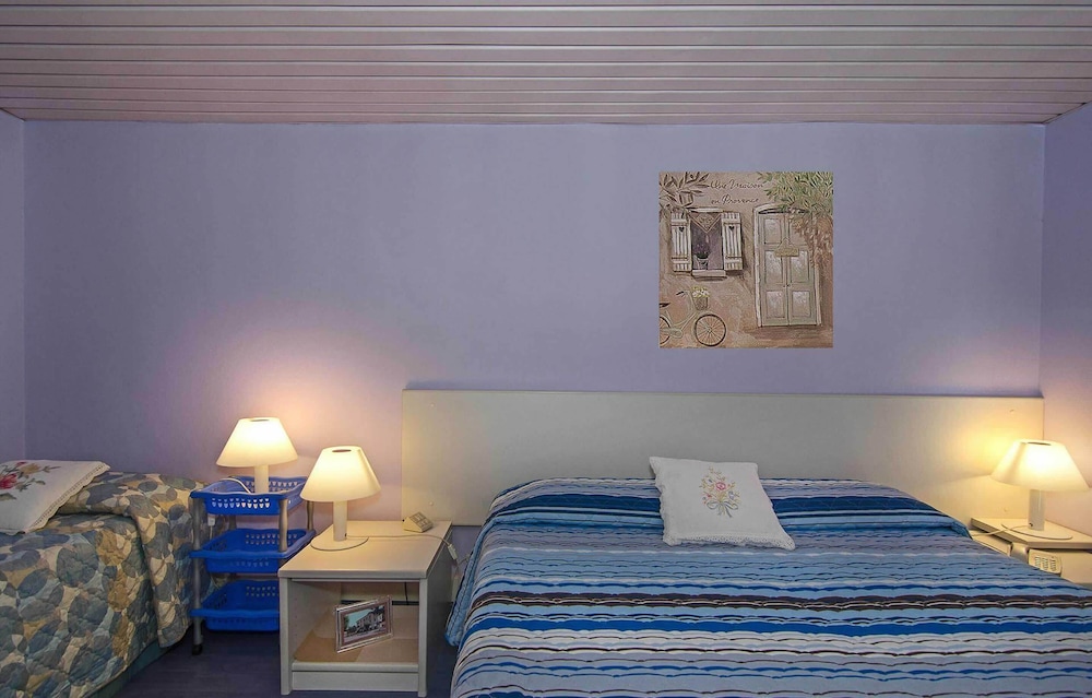 2 BEDROOMS, FAMILY