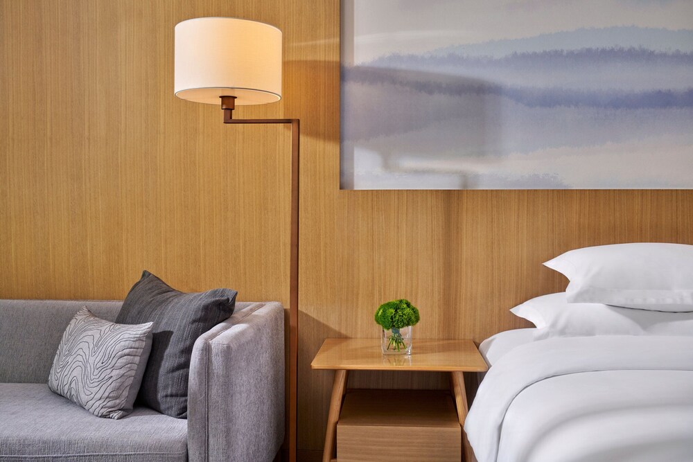 Crowne Plaza Zhuhai City Center 51/78