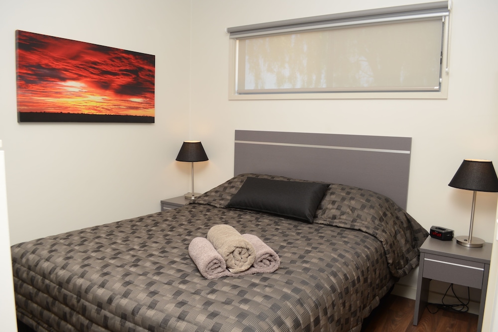 Superior, Studio, Cabin, Queen Bed