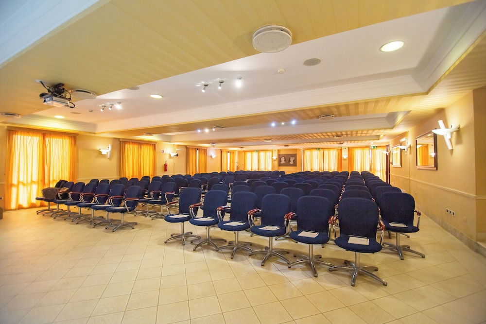 Dioscuri Bay Palace Hotel 66/75