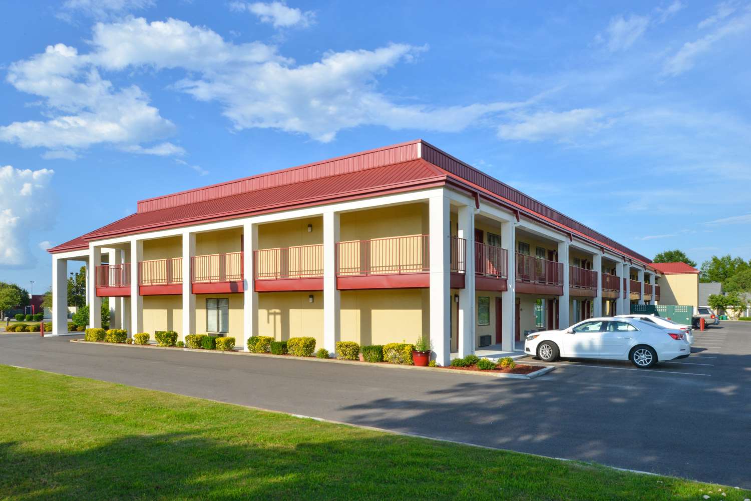 Americas Best Value Inn Tupelo Barnes Crossing 2/28