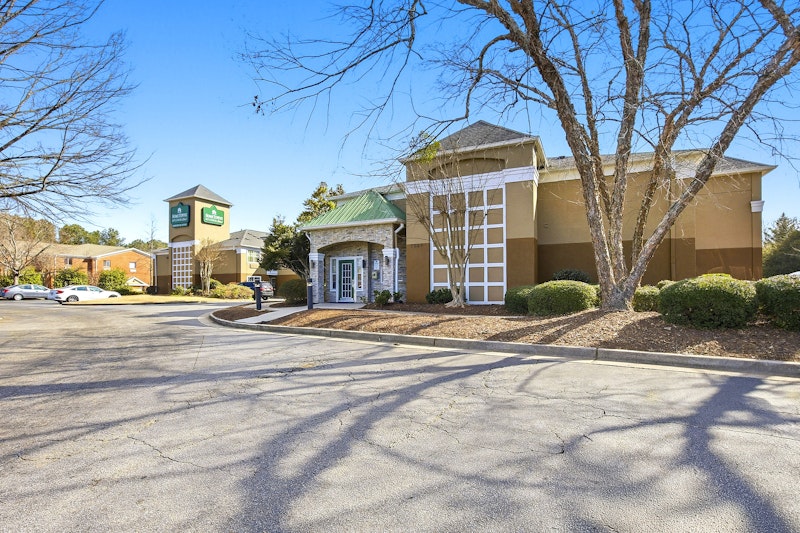 HomeTowne Studios by Red Roof Atlanta NE - Peachtree Corners 45/50