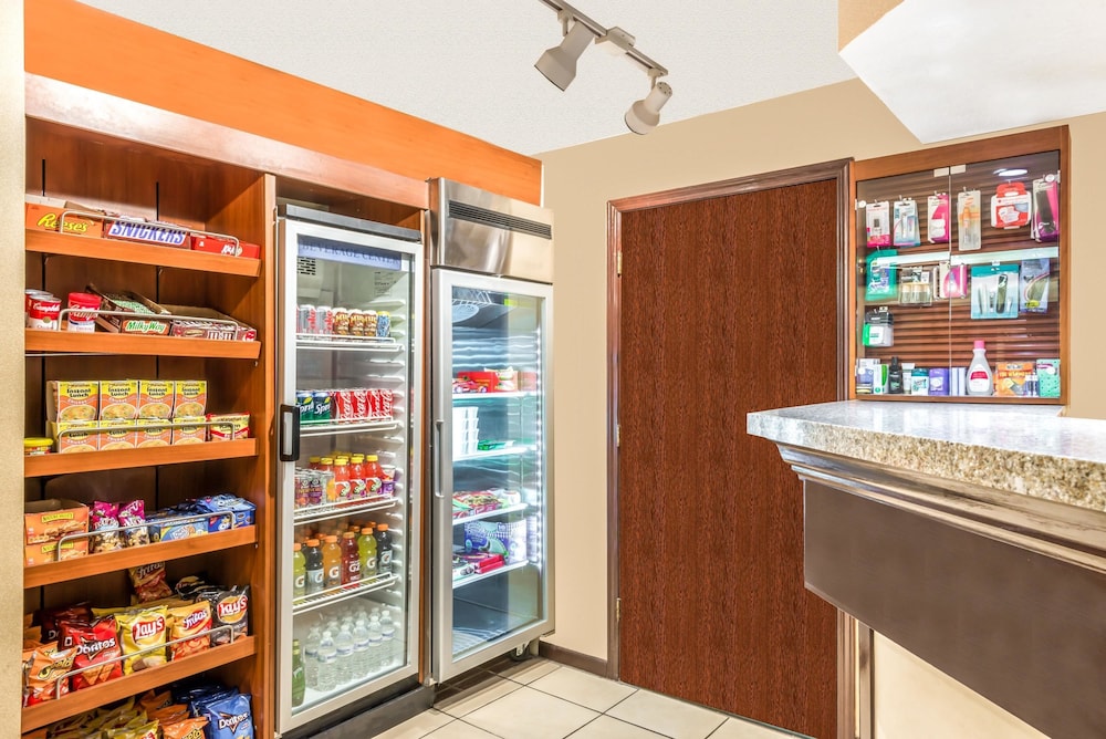 Hawthorn Extended Stay by Wyndham Dayton 1/27