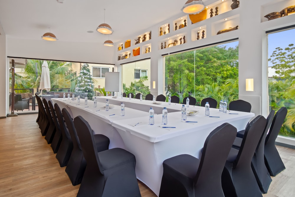 La Villa Boutique Hotel 61/69