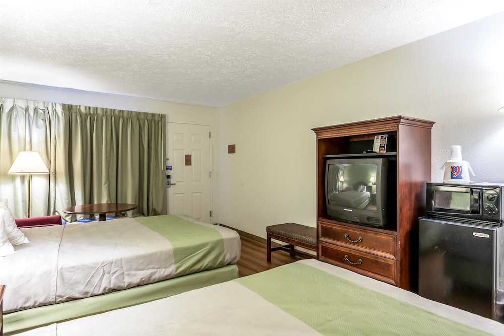 Americas Best Value Inn Edgewood 17/35
