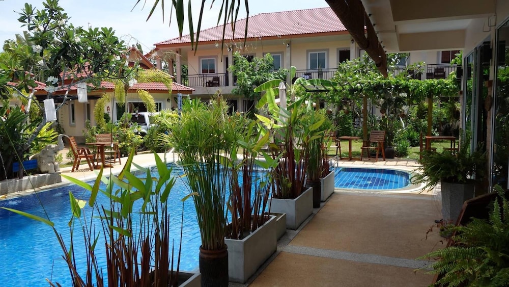 Baan Sooksiri Bangsaray 17/58