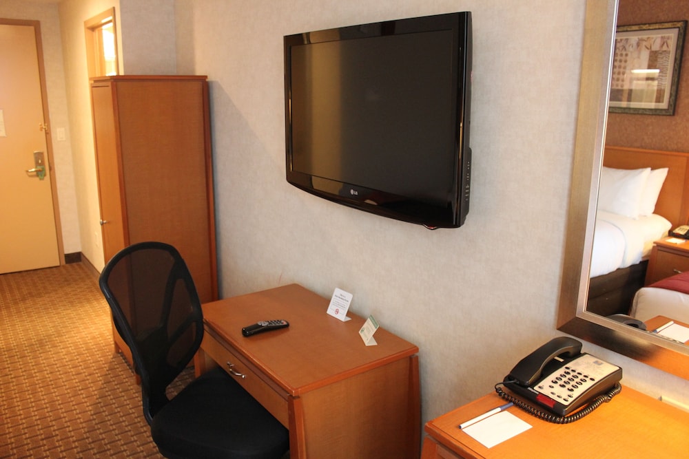 Comfort Inn Bellerose 42/46