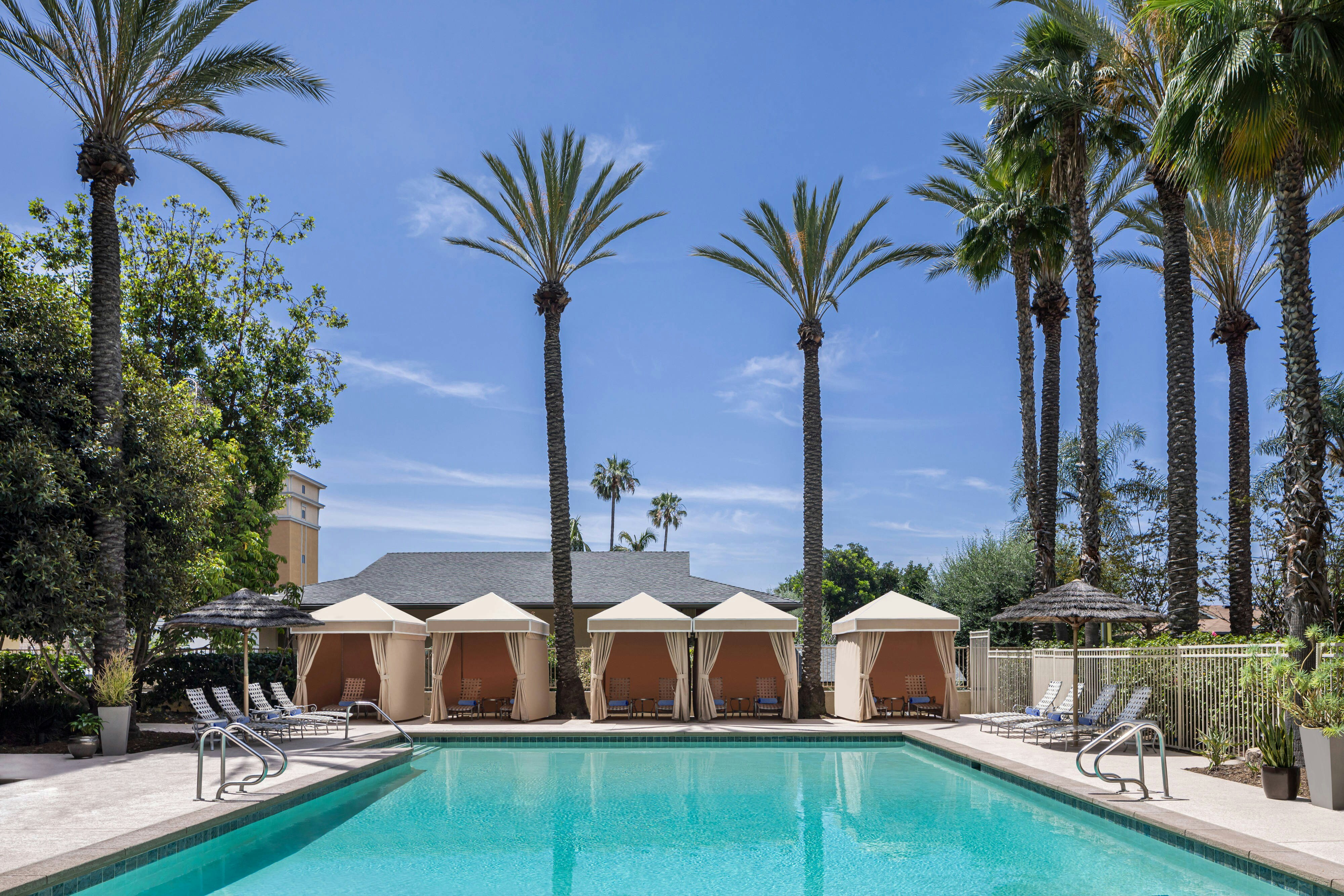 Delta Hotels Anaheim Garden Grove 40/41