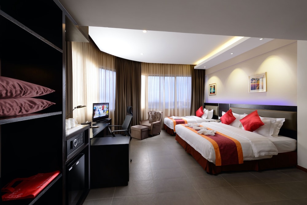 E-Red Hotel Kuantan 6/22