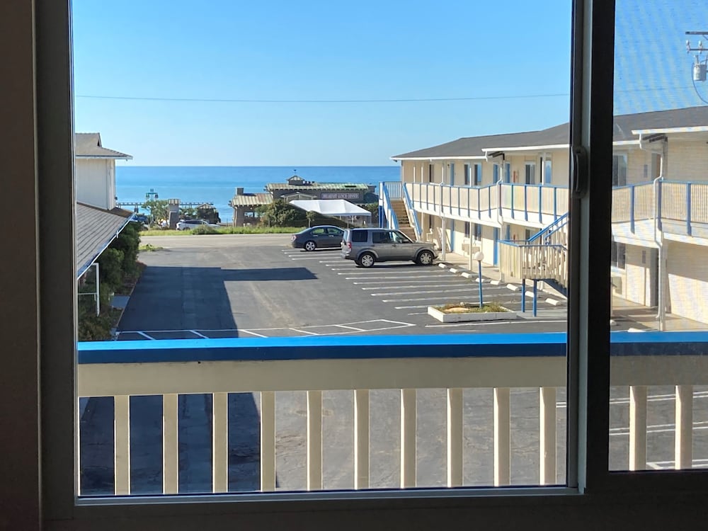 Coast Riders Inn 47/50