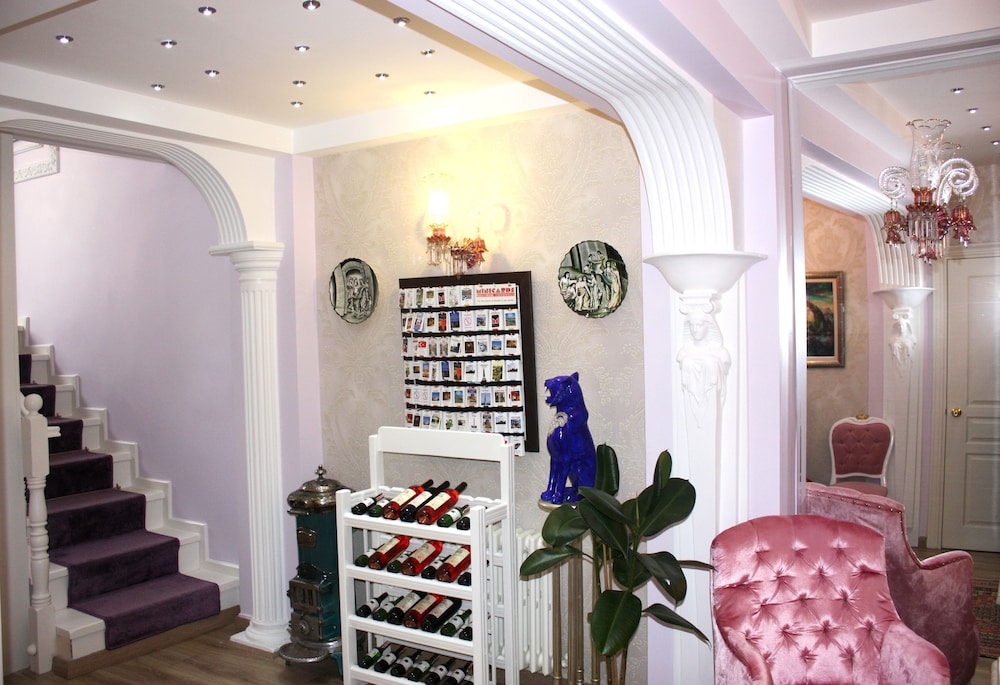 Romantic Hotel Istanbul 48/72