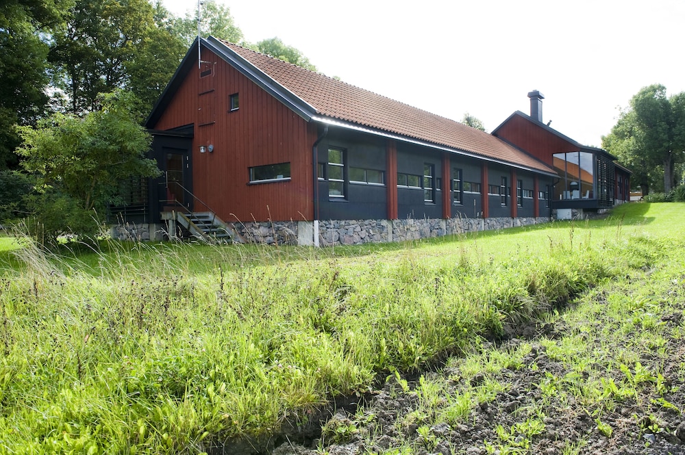Husby Säteri 50/55