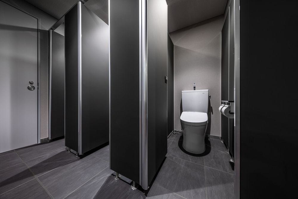 ROOM, BUNK BED, SHARED BATHROOM
