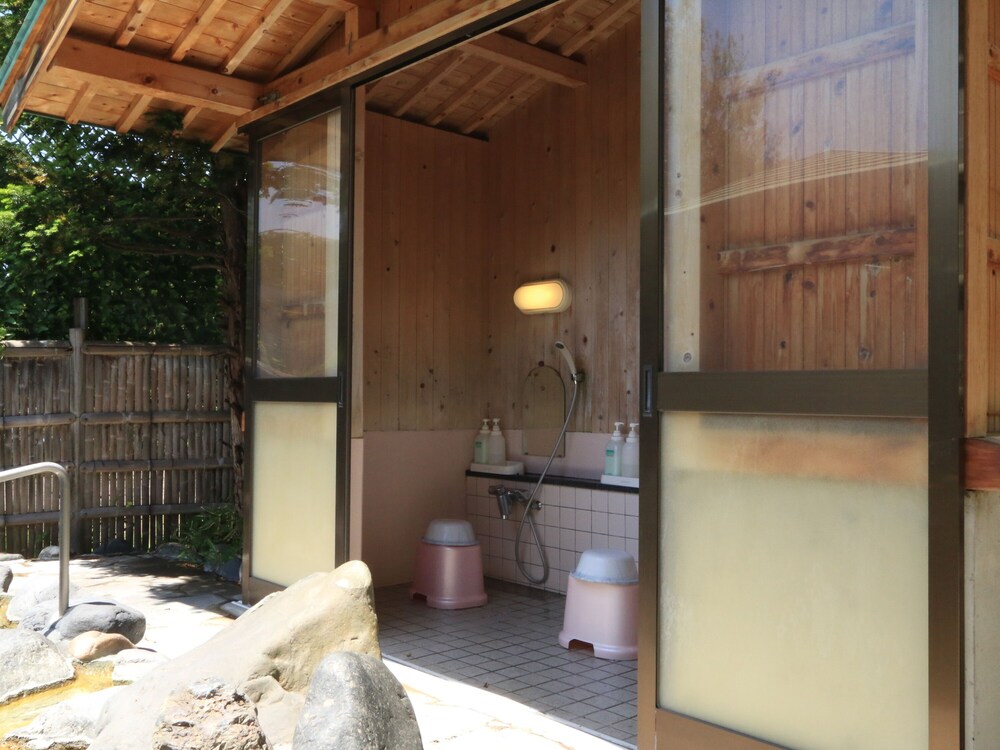 Minshuku Miyama 5/50