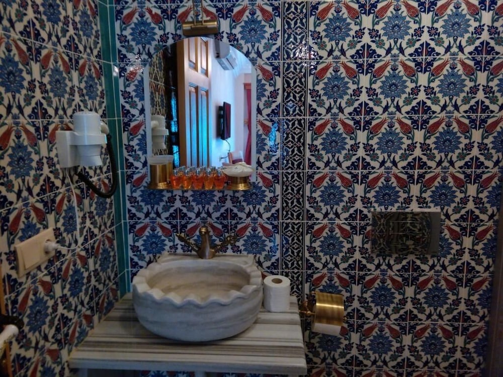 Sultan Corner Suites 48/49