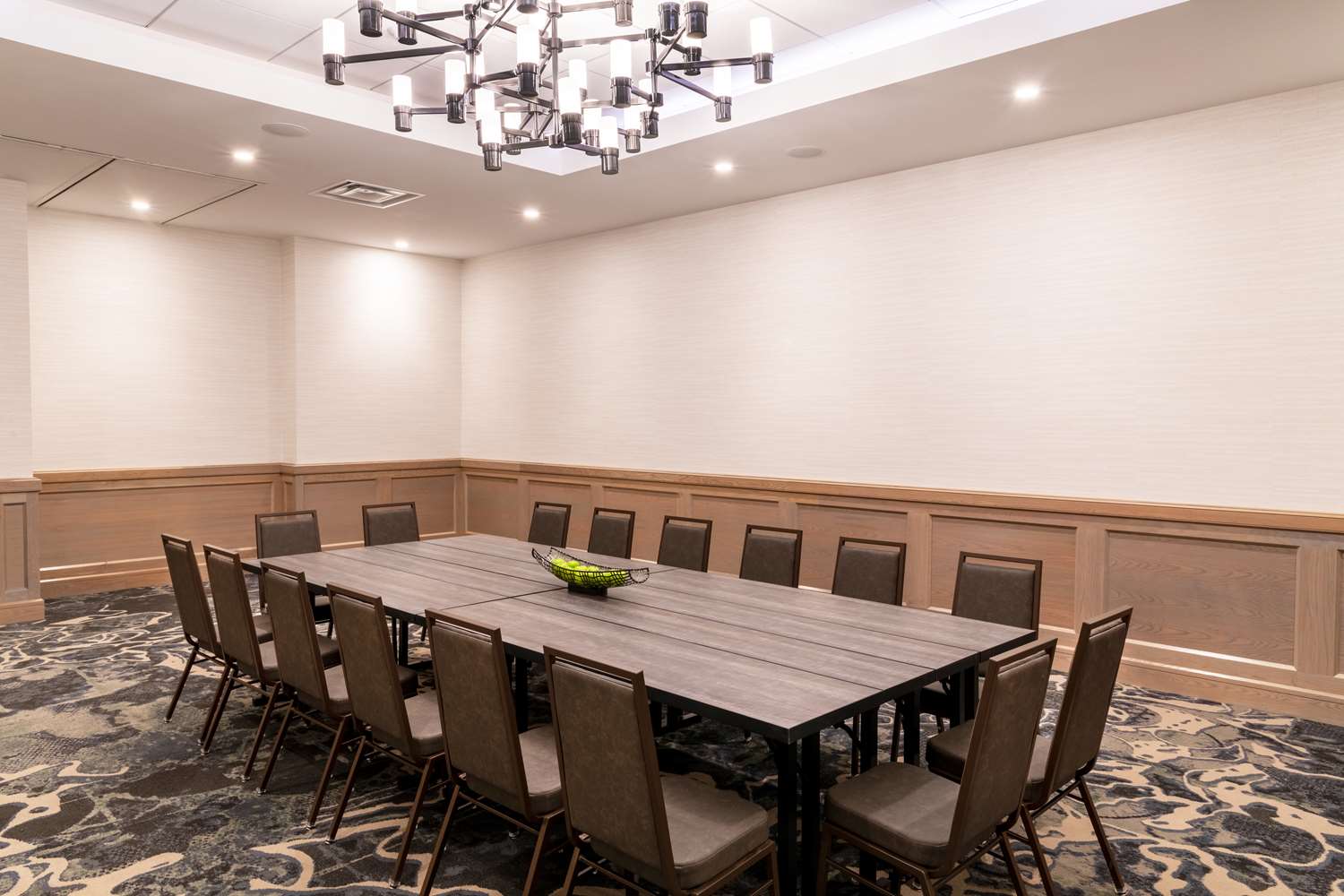 DoubleTree by Hilton Denver Cherry Creek 13/21
