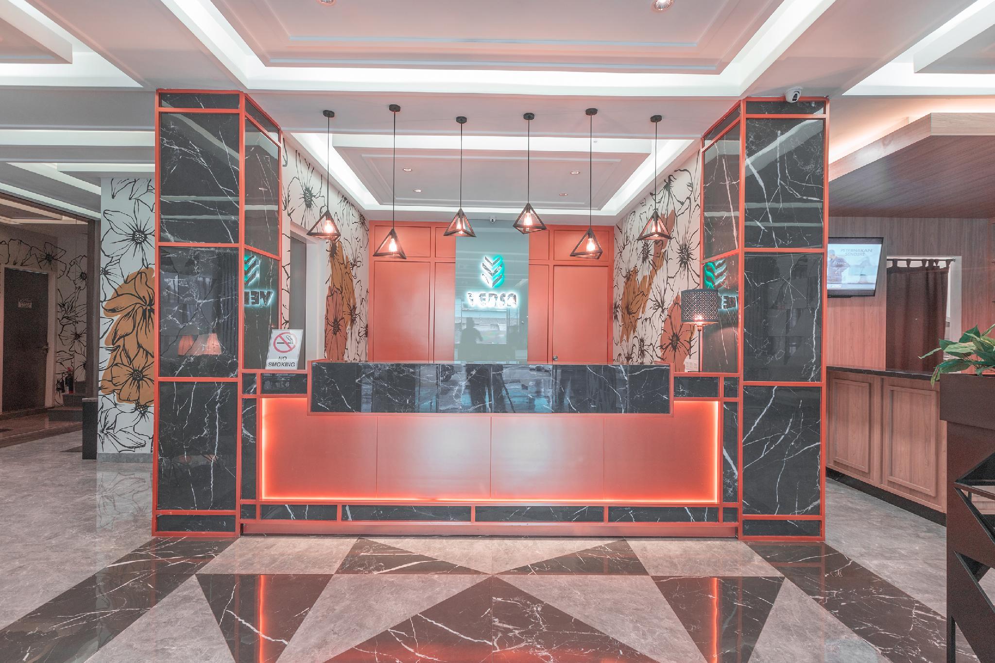 Versa Hotel Bekasi 6/23