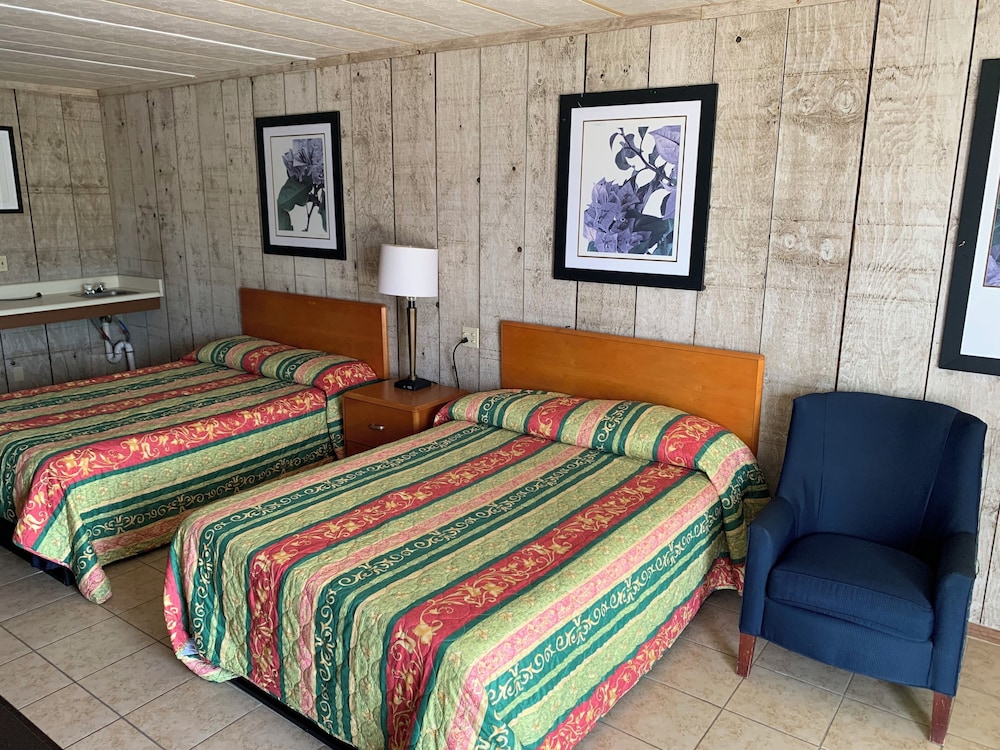 Loma Alta Motel 12/22